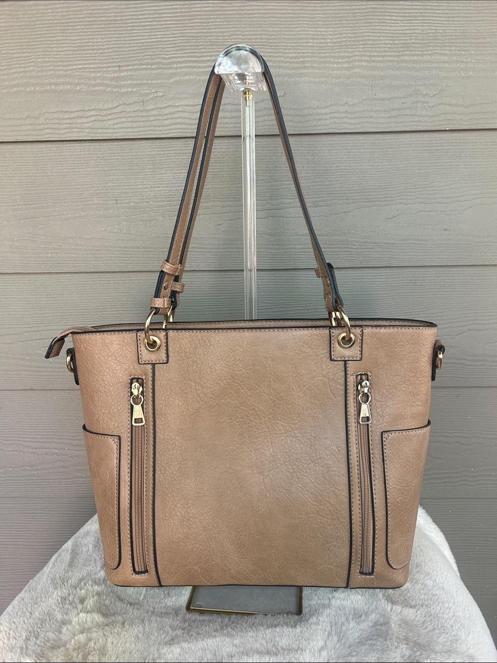 Jessie & James Austin Whipstitching Concealed Carry Lock and Key Tote